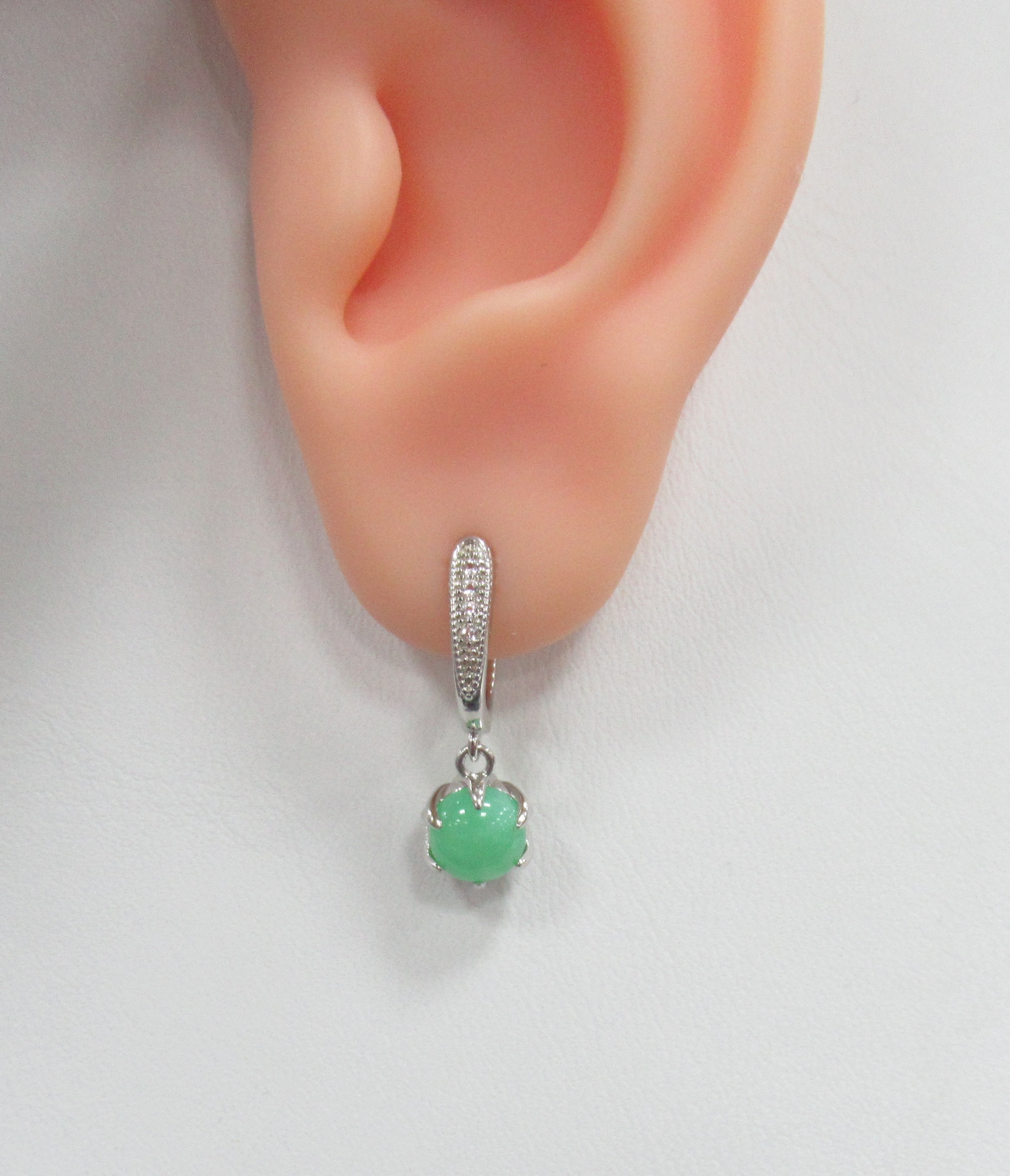 Серебряные серьги с зелеными халцедонами